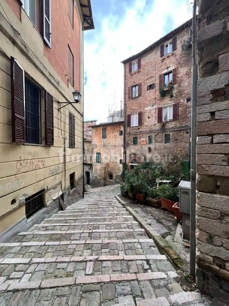 Trilocale via dell'Aquila, Centro Storico, Perugia - foto 2