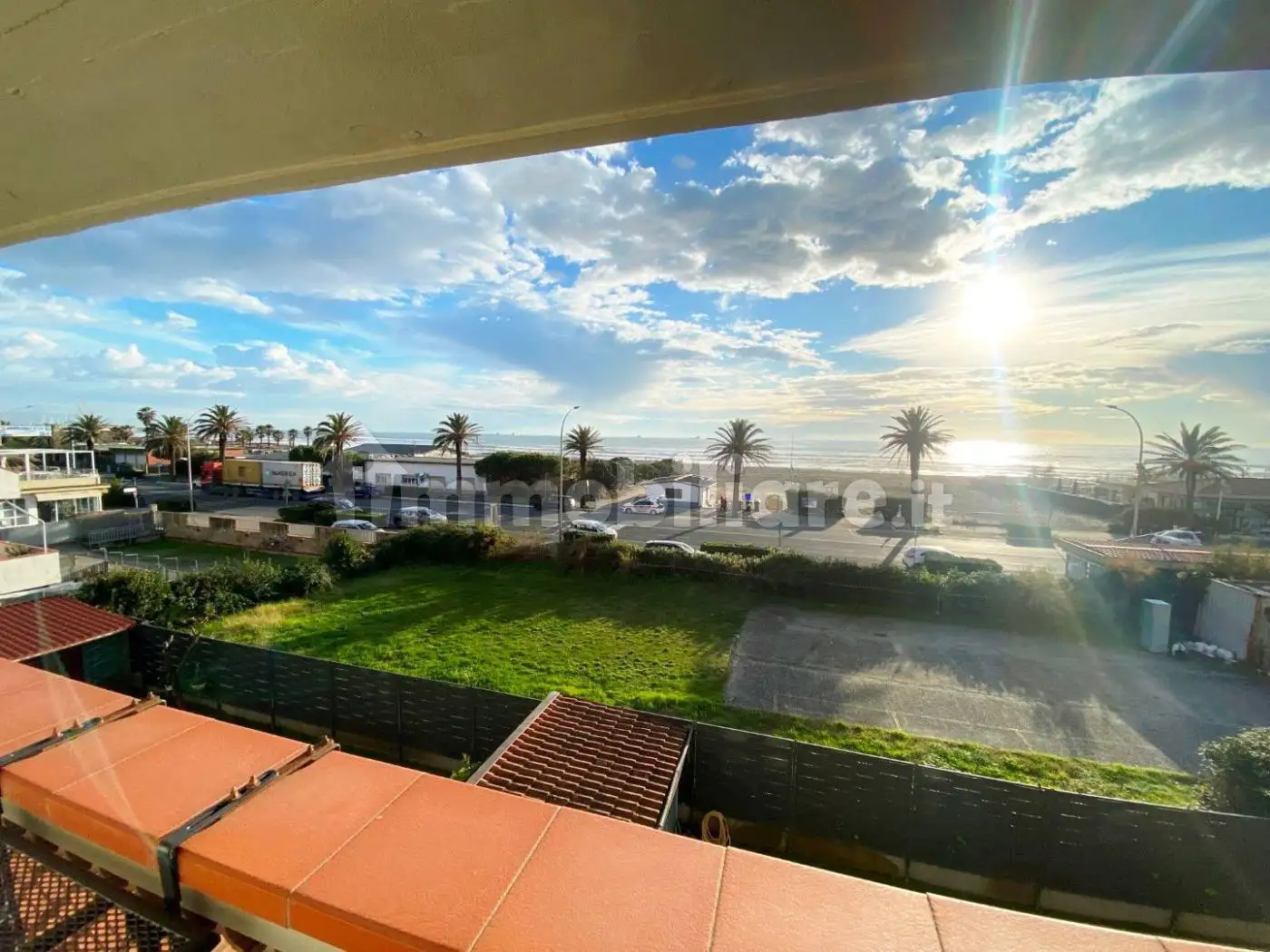 Trilocale viale Cristoforo Colombo 121, Marina di Carrara, Carrara - foto 2