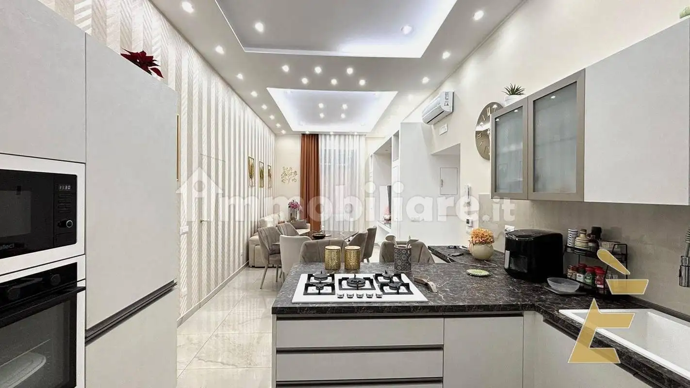 Appartamento in vendita a Napoli