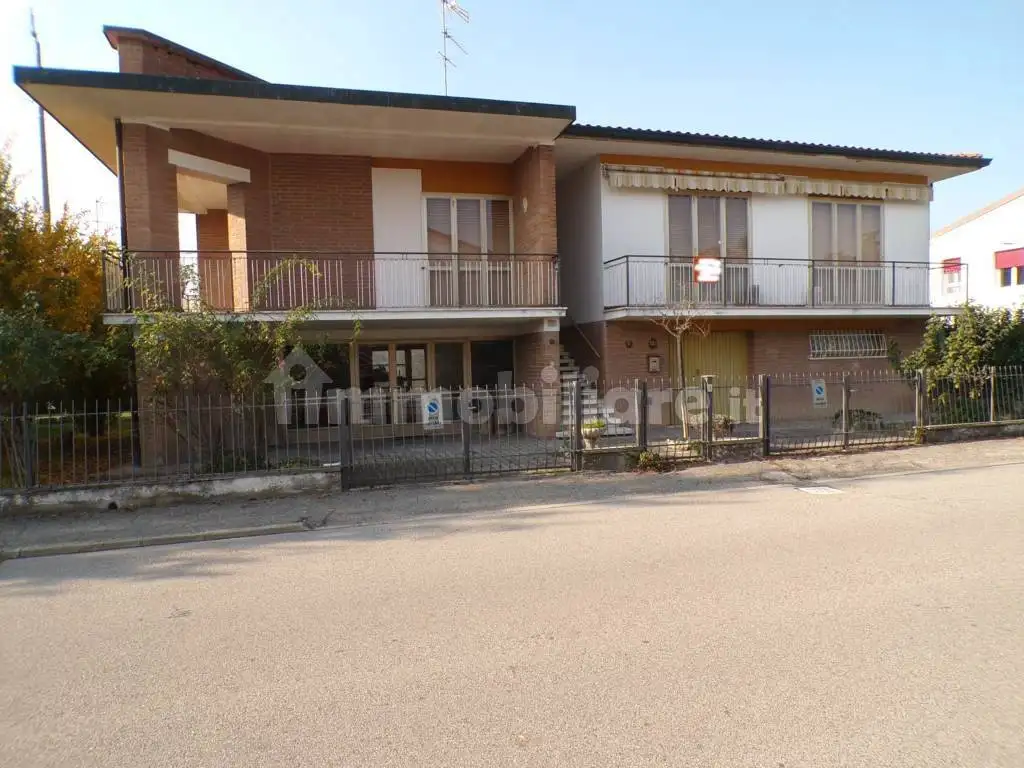 Villa in vendita a Ostellato