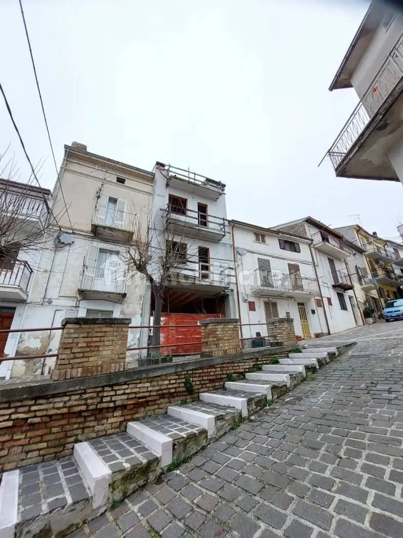 Casa indipendente in vendita a Castel Frentano