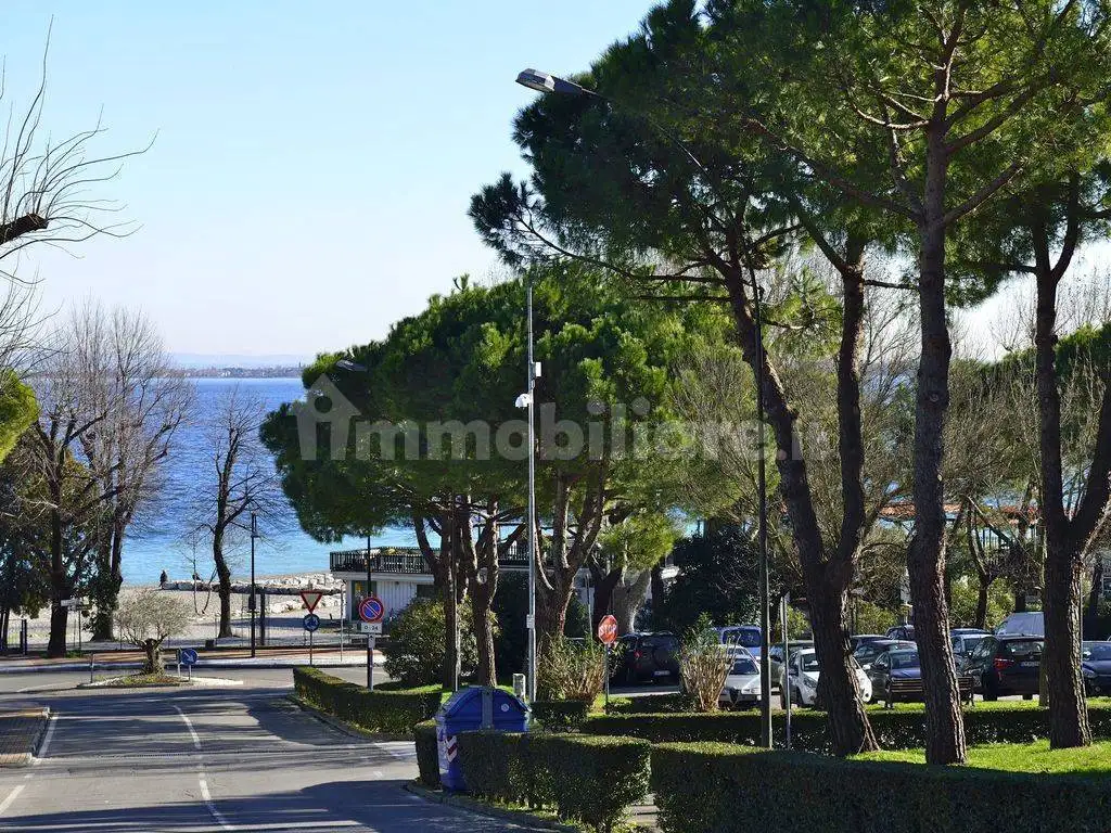 Appartamento in affitto a Desenzano del Garda