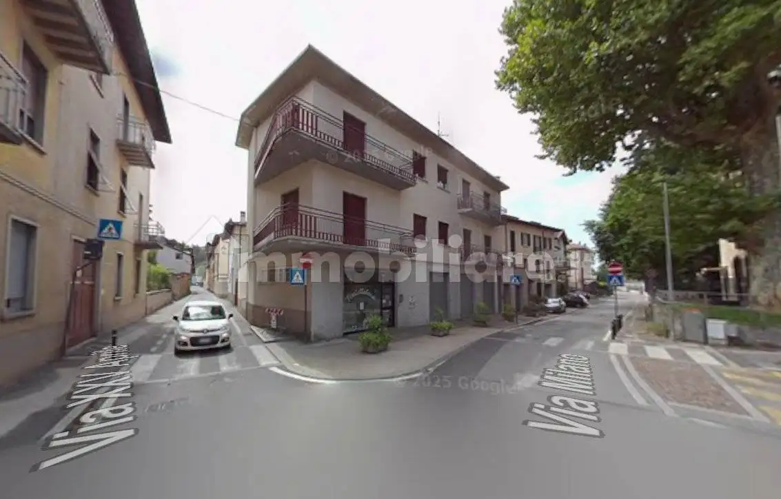 Palazzo - Edificio in vendita a Oggiono