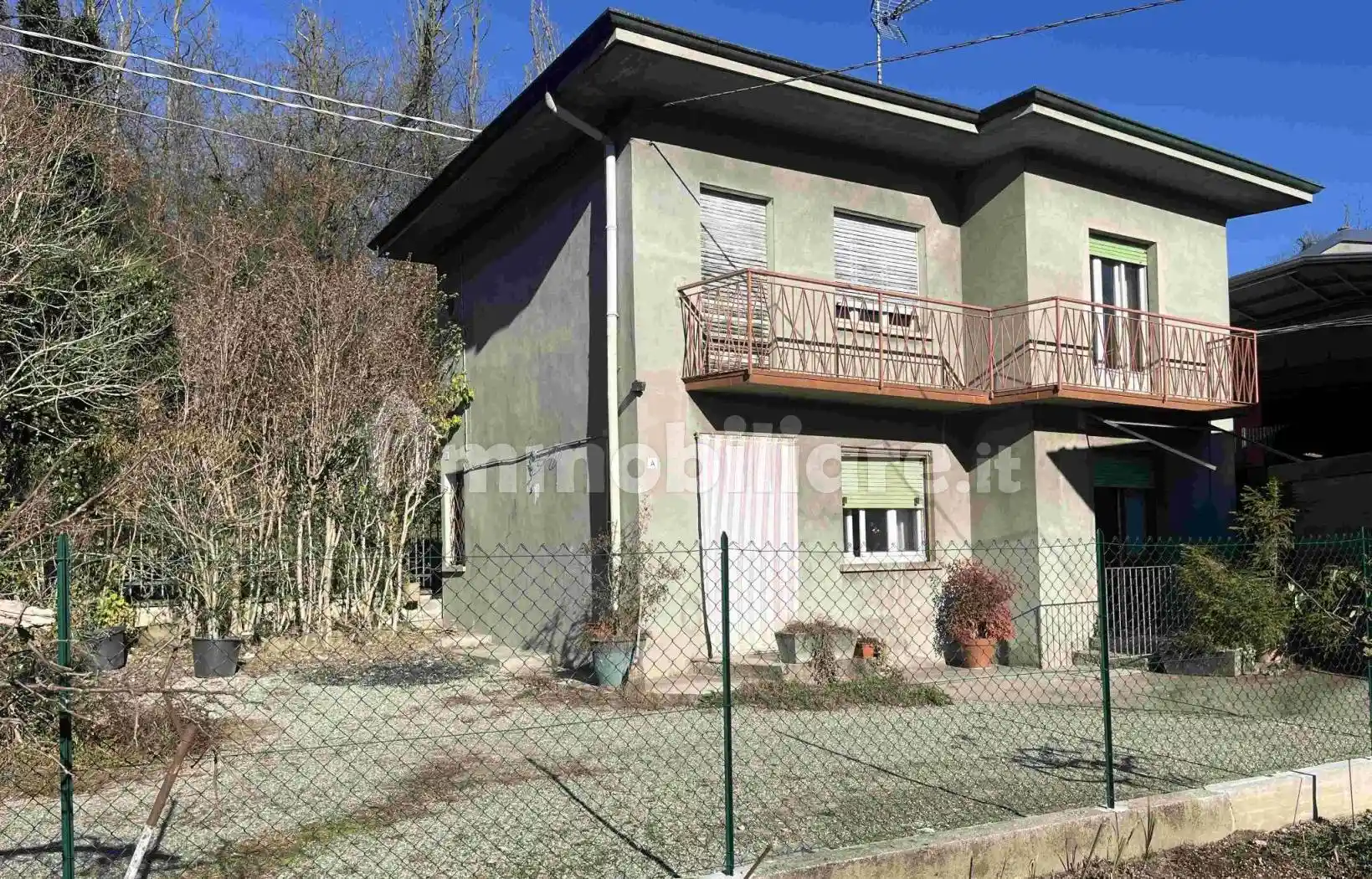 Villa in vendita a Sesto Calende