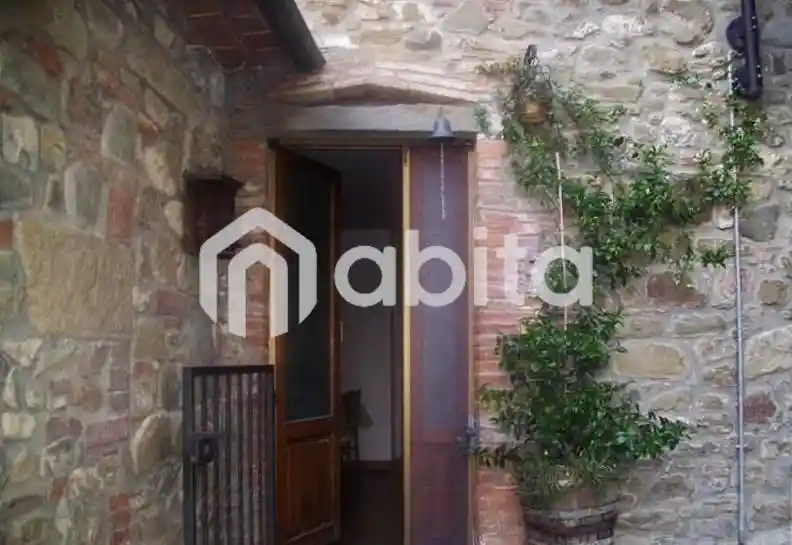 Appartamento in vendita a Bucine