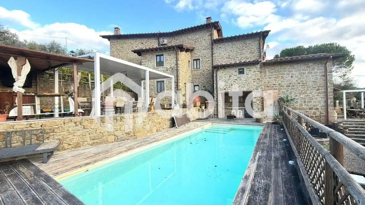 Villa in vendita a Reggello