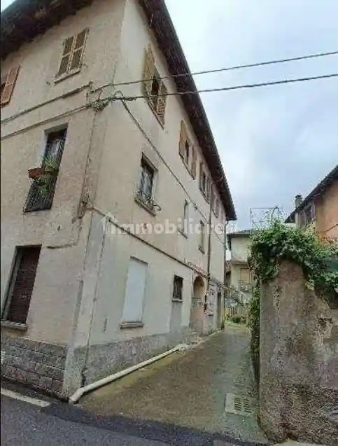 Appartamento all'asta via Umberto, Lurate Caccivio - foto 2