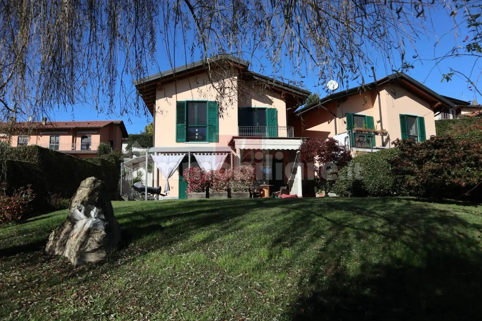 Villa in vendita a Besozzo