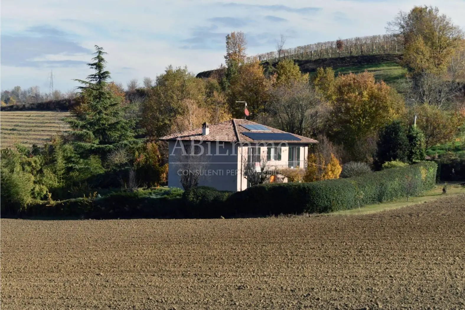 Villa in vendita a Nizza Monferrato
