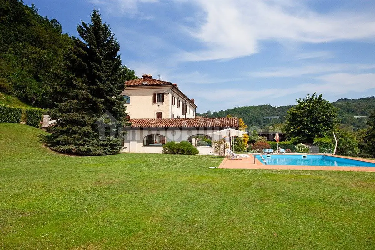 Villa in vendita a Priero