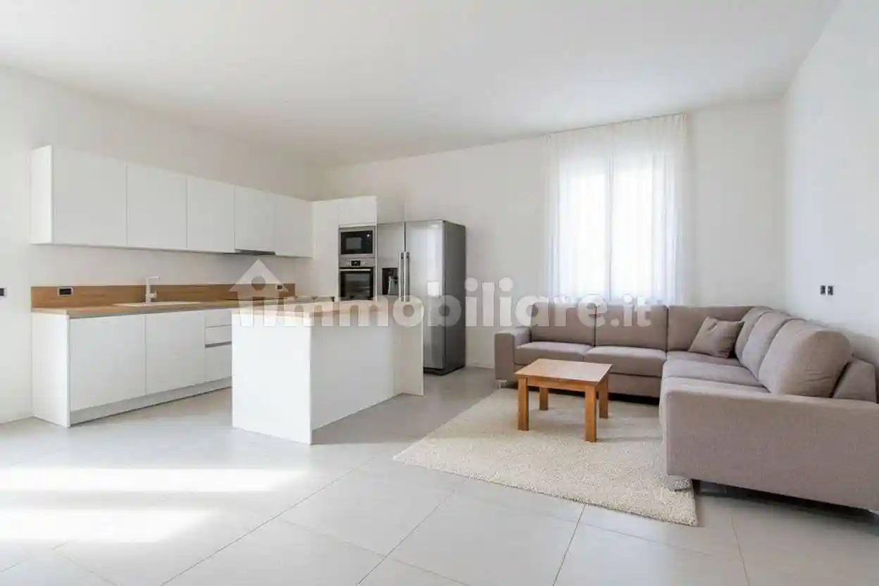 Trilocale via Don Filippo Baldassara 11, Centro, Cogliate - foto 5