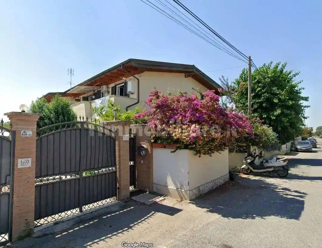 Villetta a schiera in vendita a Roma