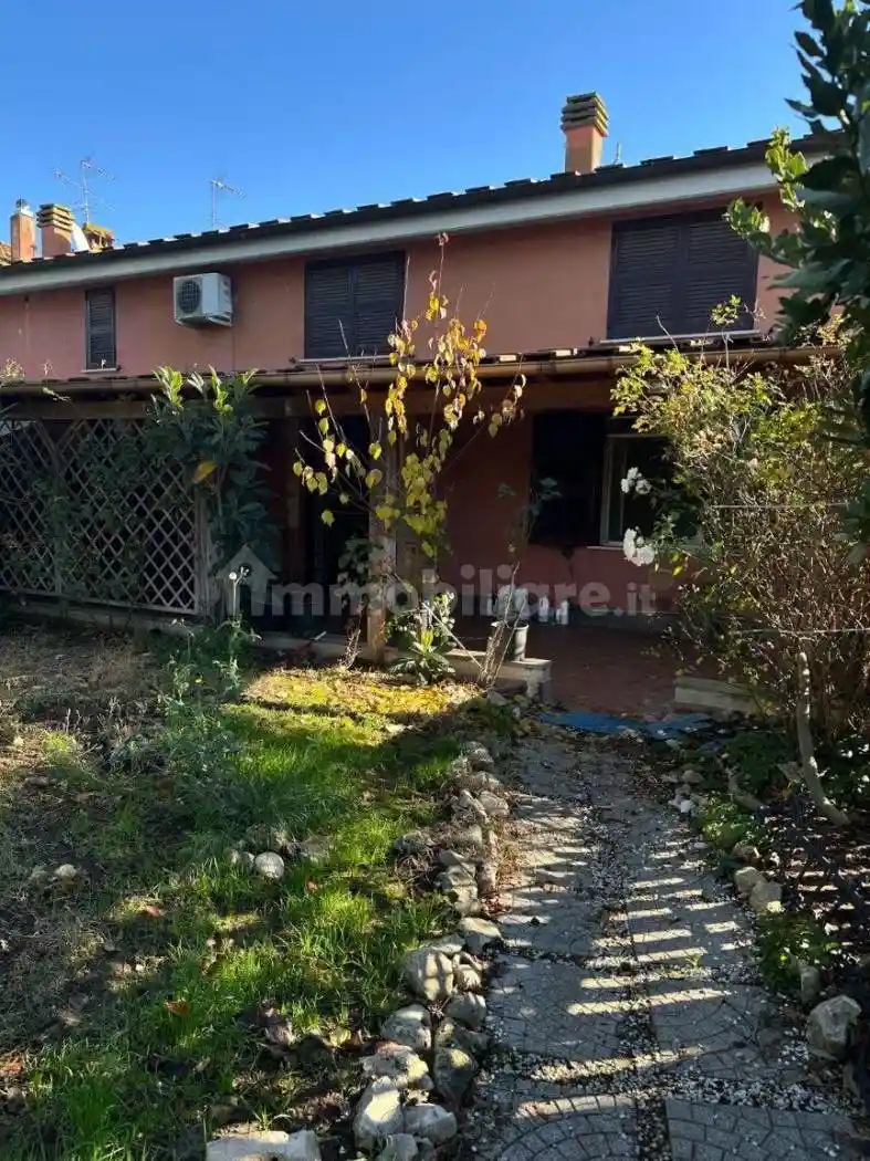 Villa a schiera 4 locali, buono stato, Valle Santa, Roma - foto 2