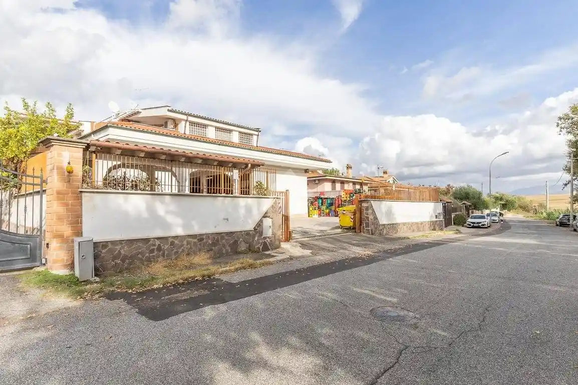 Villa in vendita a Guidonia Montecelio