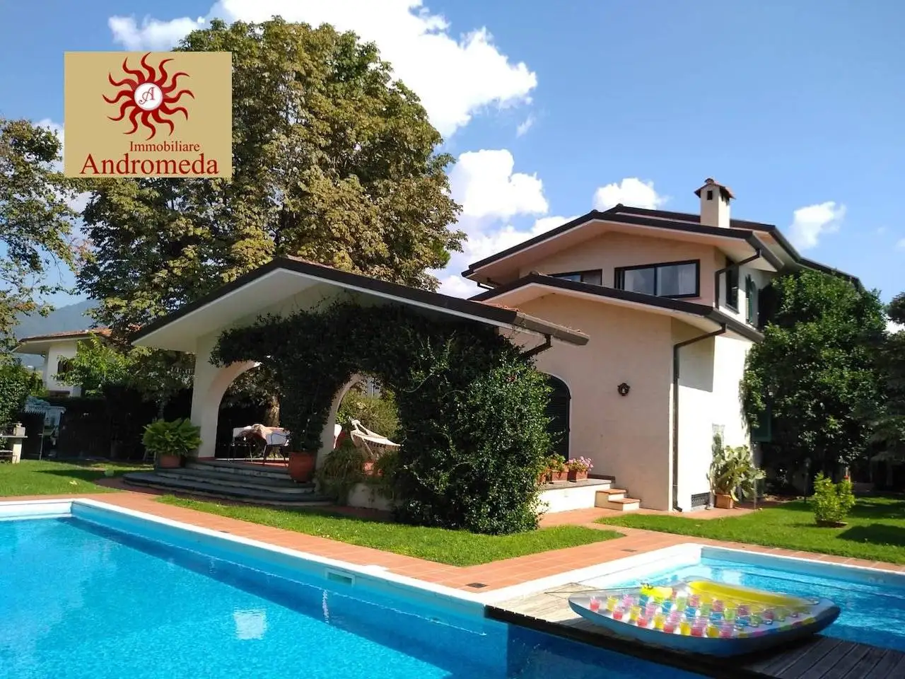 Villa in vendita a Forte dei Marmi