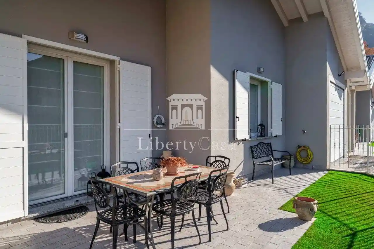 Villa in vendita a Roè Volciano