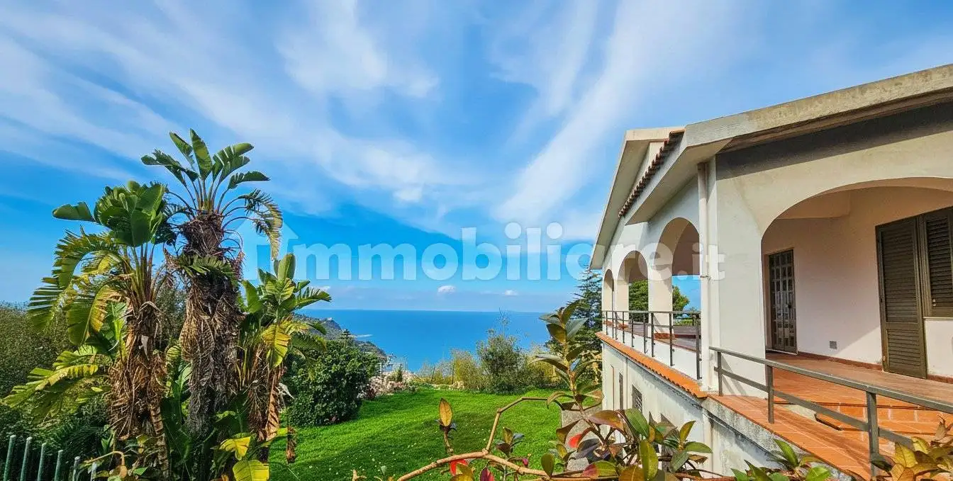 Villa in vendita a Capo d'Orlando