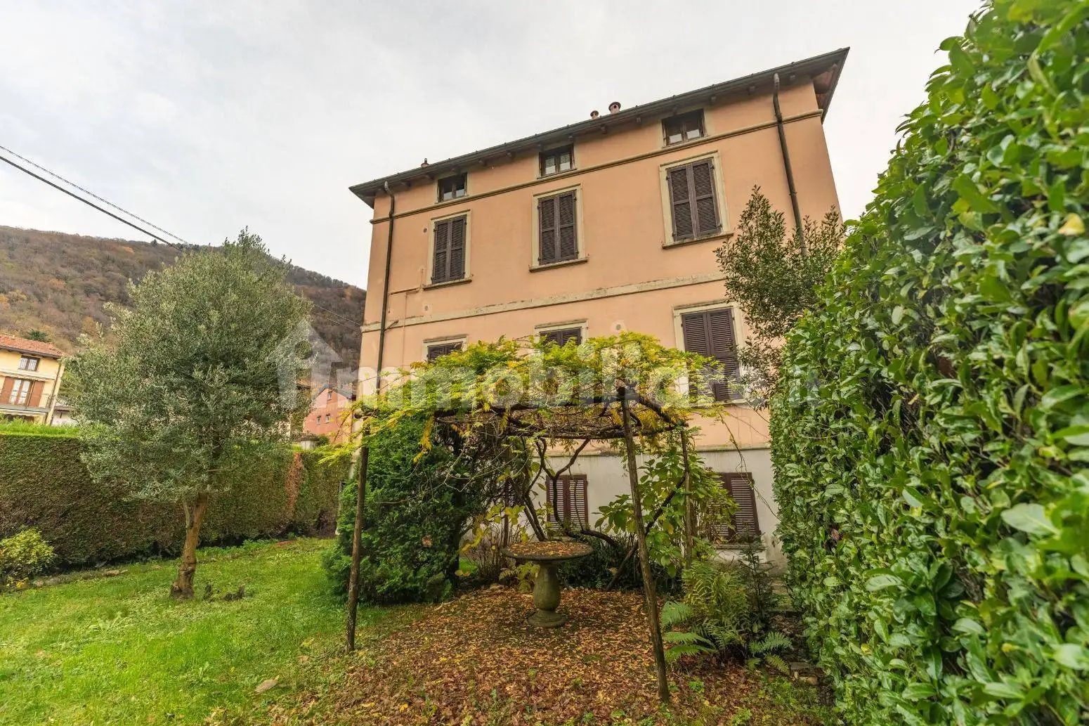 Villa in vendita a Canzo