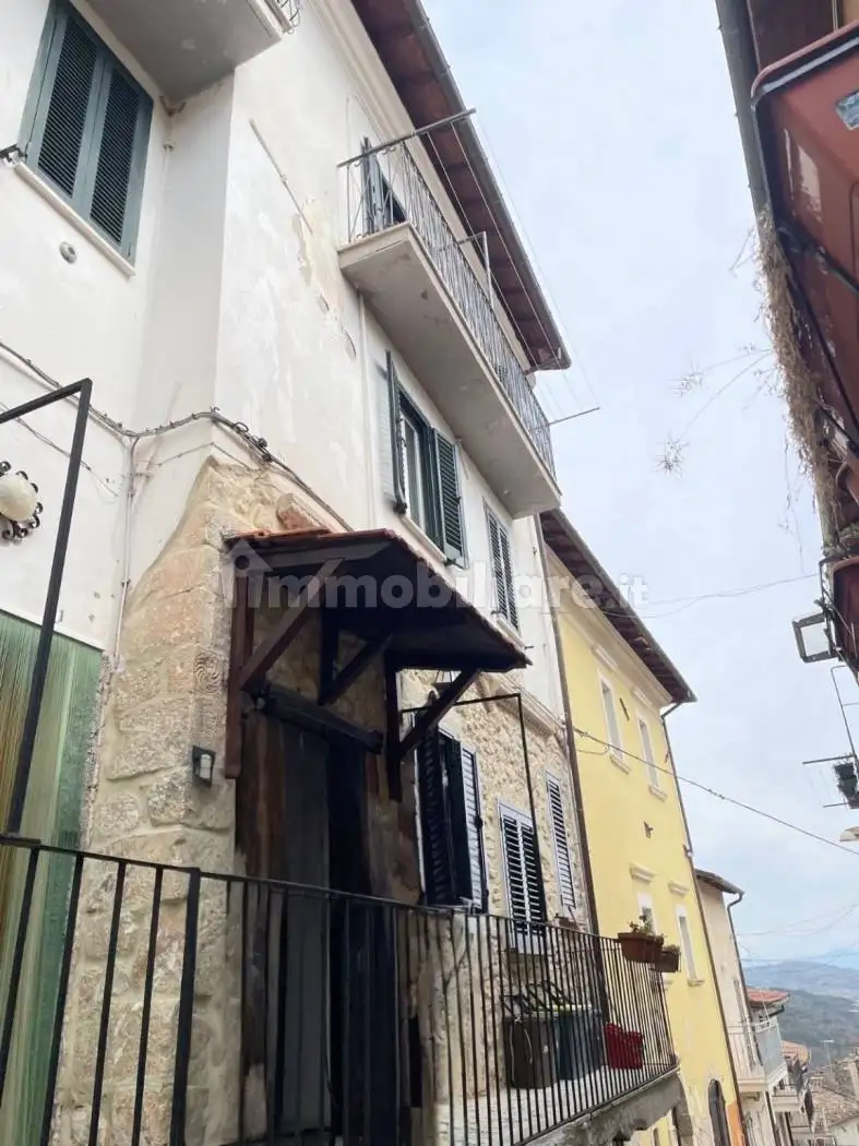 Appartamento in vendita a Magliano de' Marsi