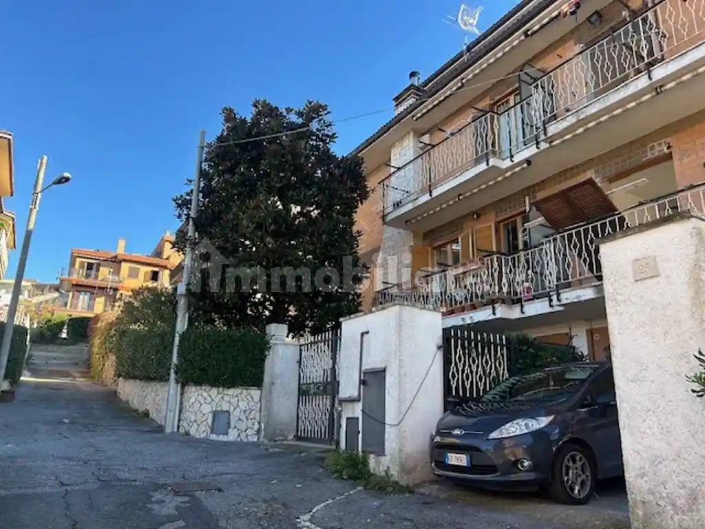 Villa bifamiliare viale di Colle Fiorito 23, Centro, Castel Madama - foto 2