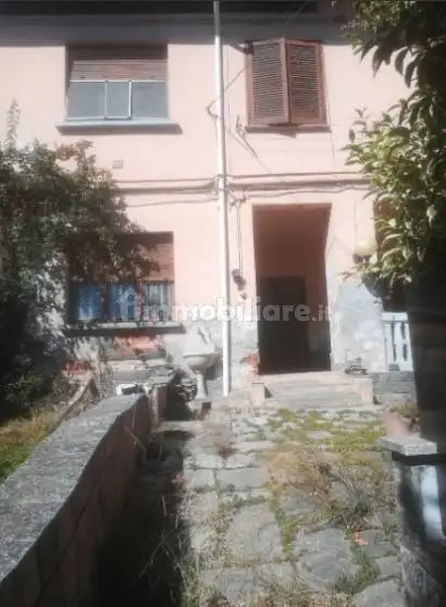 Casa indipendente in asta a Prato Sesia