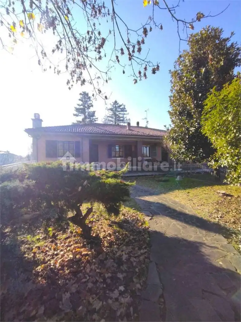 Villa in vendita a Volpedo