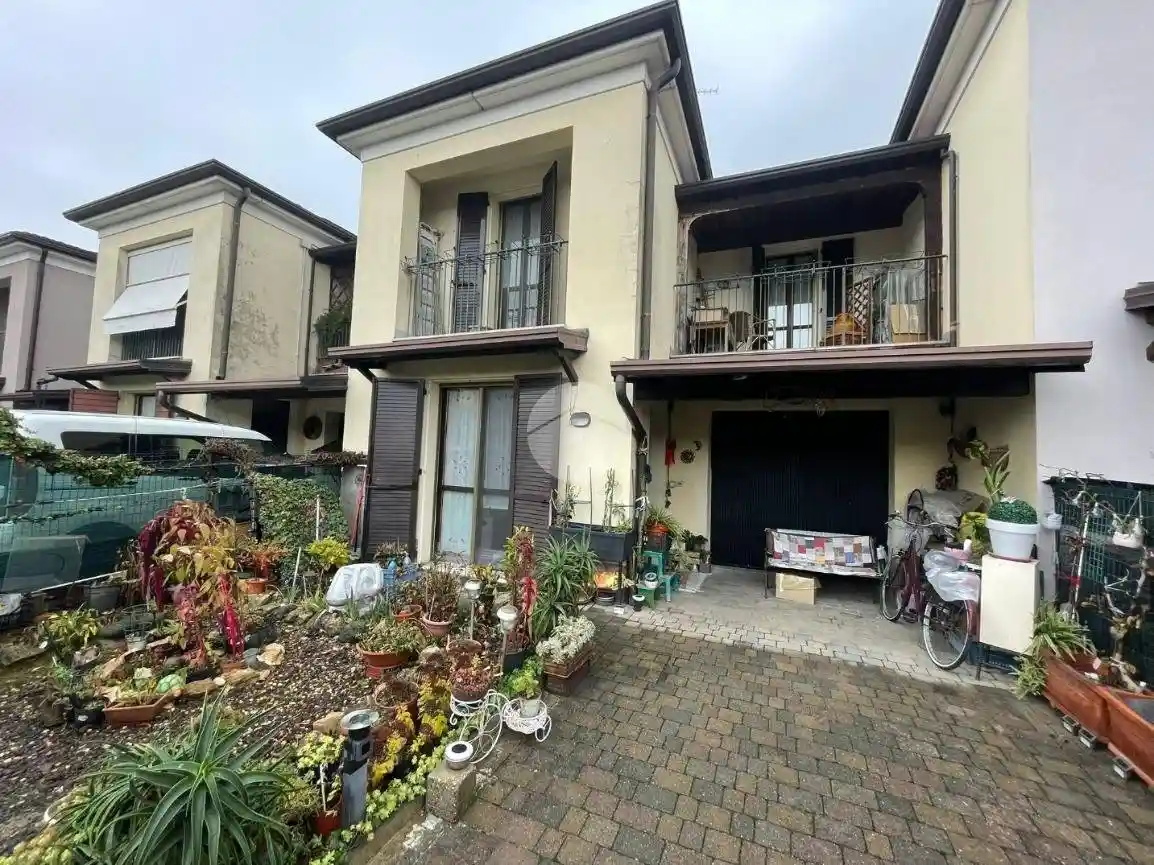 Villa a schiera via Virgilio, San Giorgio Bigarello - foto 2