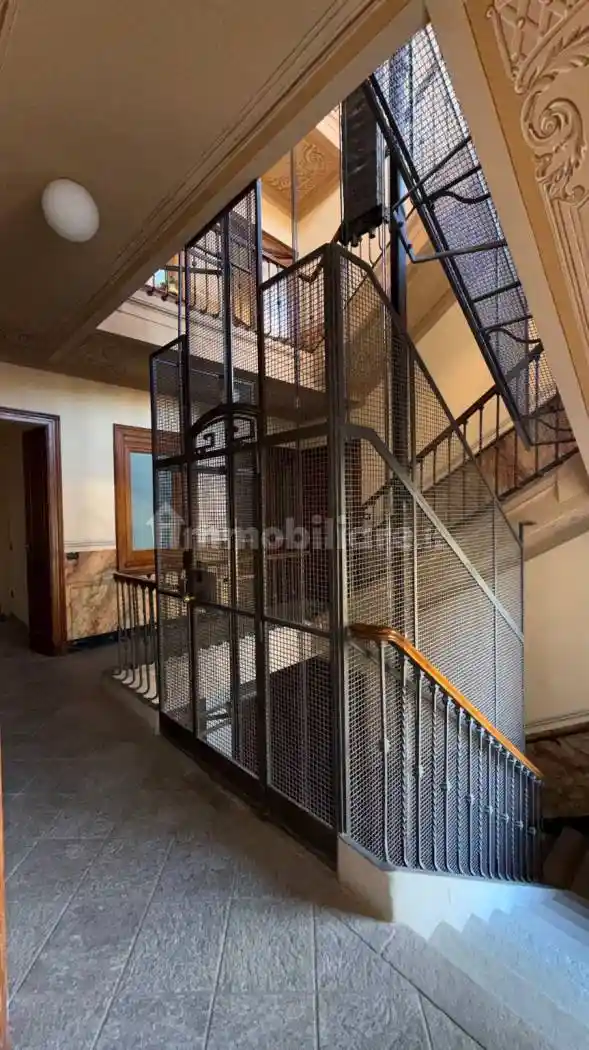 Trilocale piazza Martiri della Libertà 6, Centro Storico, Biella - foto 2