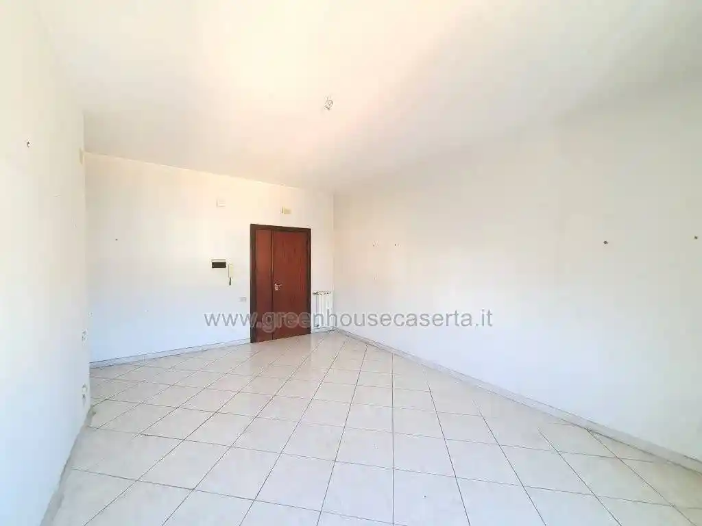 Trilocale via Vescovo Michele Natale 29, Ospedale, Caserta - foto 3