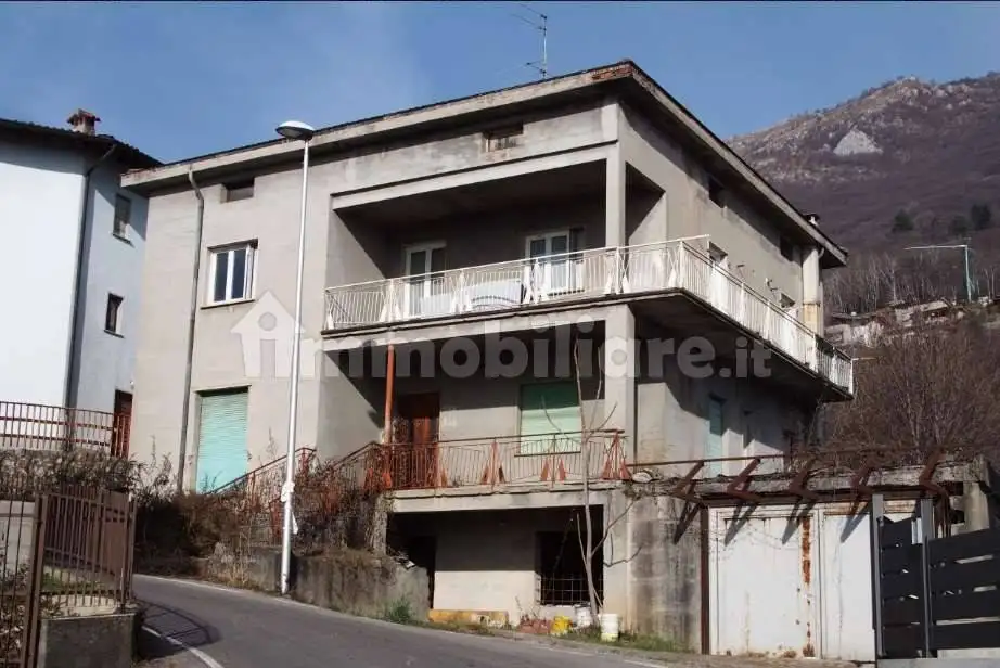 Casa indipendente in asta a Almenno San Bartolomeo
