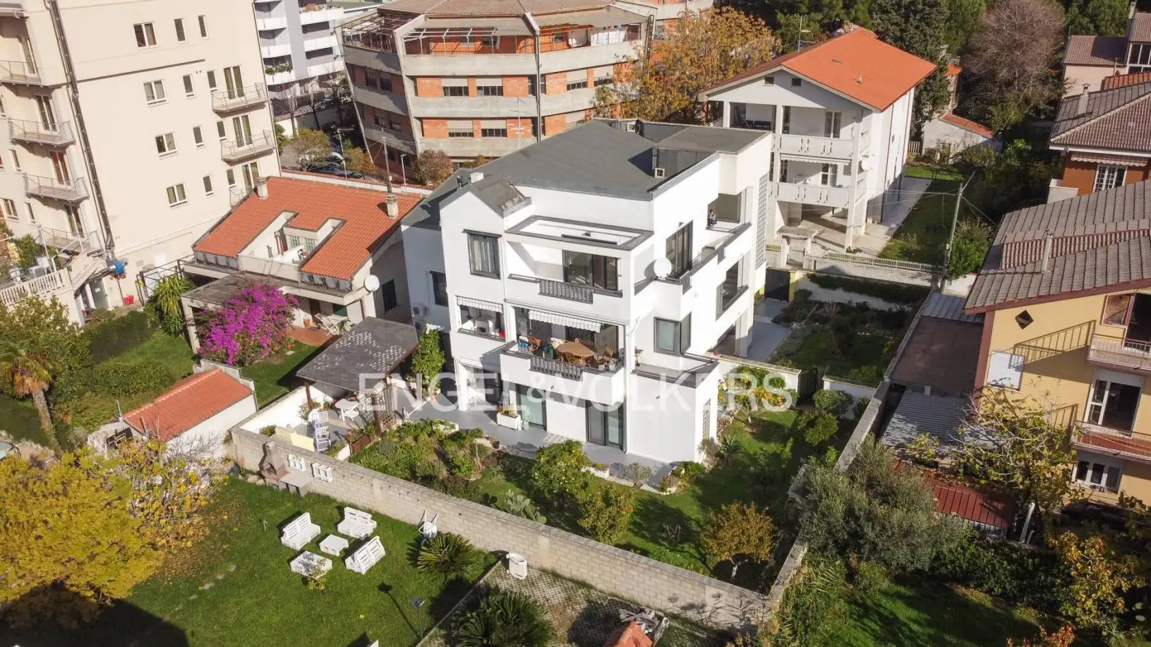 Palazzo - Edificio in vendita a Montesilvano