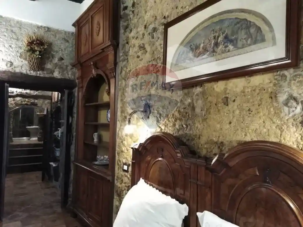 Bilocale largo Barbuti 16, Centro Storico - Teatro Verdi, Salerno - foto 5