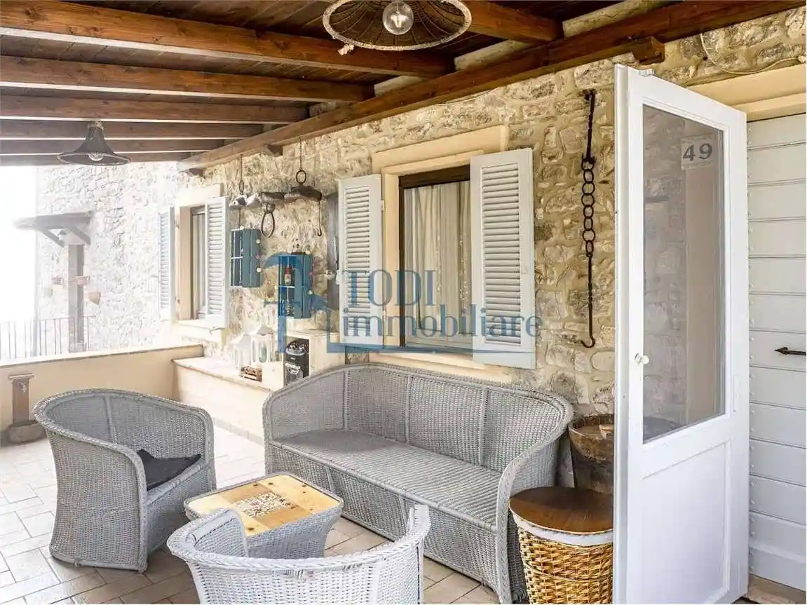 Rustico - Casale in vendita a Todi