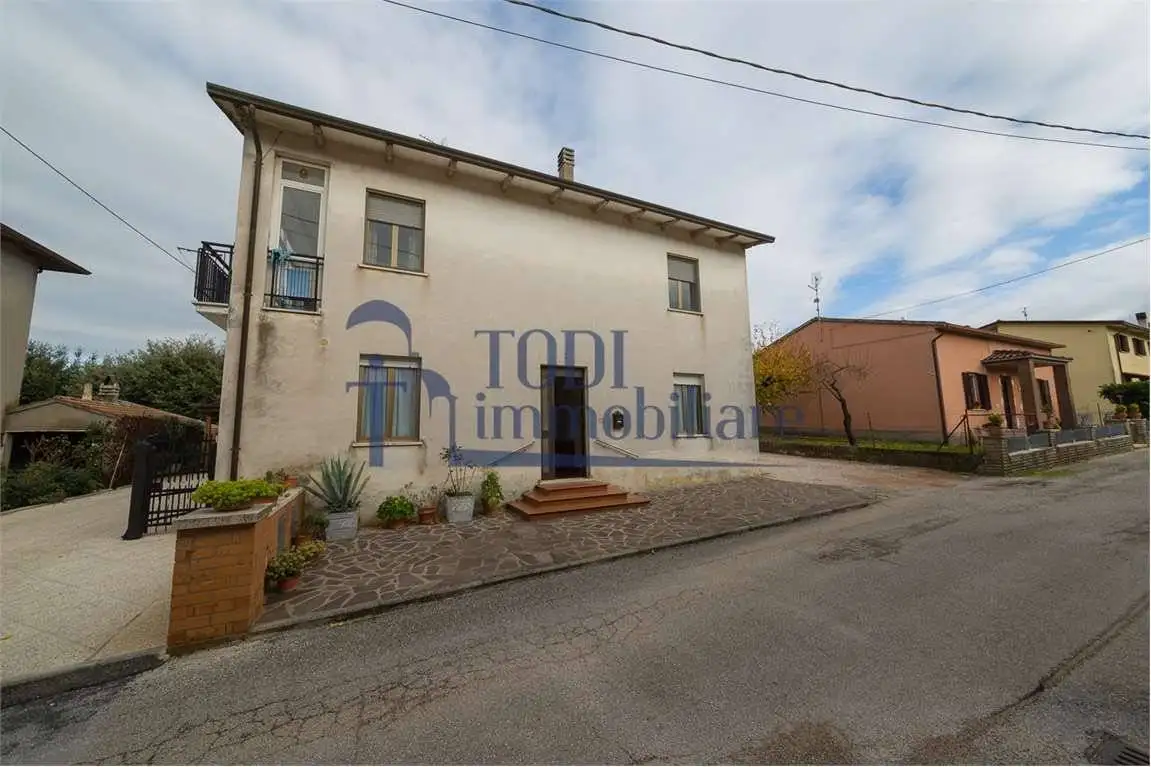 Casa indipendente in vendita a Gualdo Cattaneo