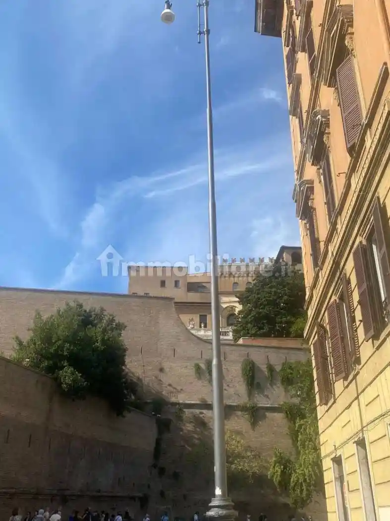 Bilocale viale dei Bastioni di Michelangelo 5, Prati, Roma - foto 2