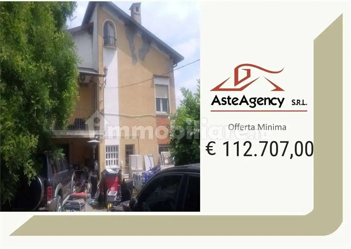 Villa in asta a Cervesina