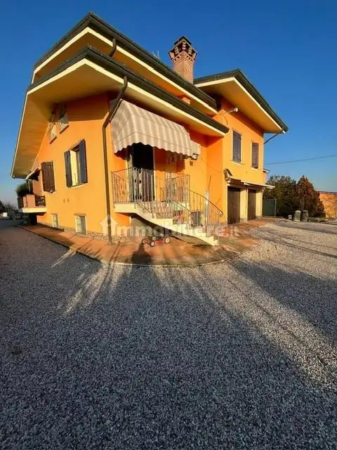 Villa in vendita a Bondeno