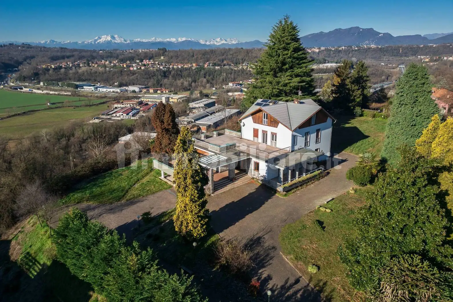 Villa in vendita a Vedano Olona