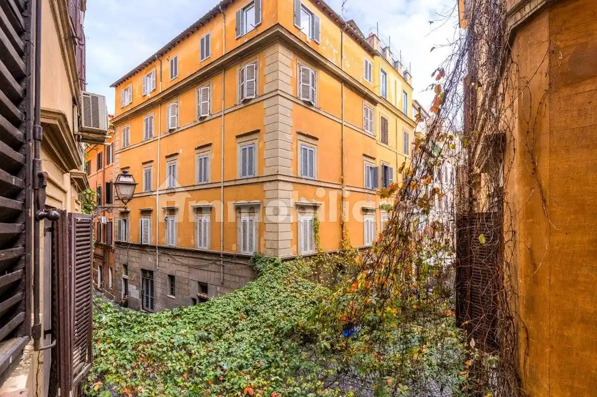 Trilocale vicolo della Vaccarella, Montecitorio, Roma - foto 4