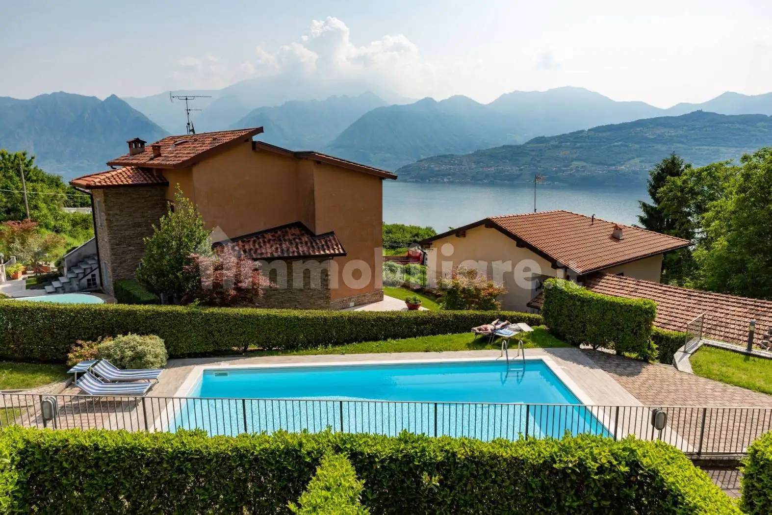 Appartamento in vendita a Tavernola Bergamasca