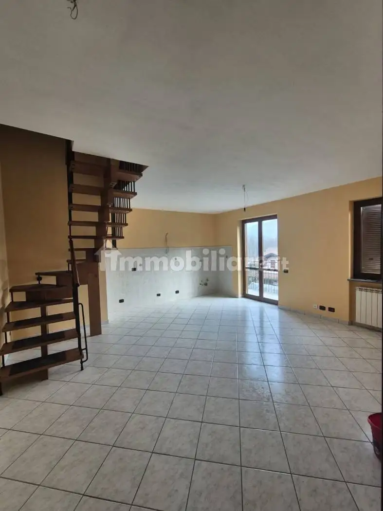 Appartamento in vendita a Mesenzana