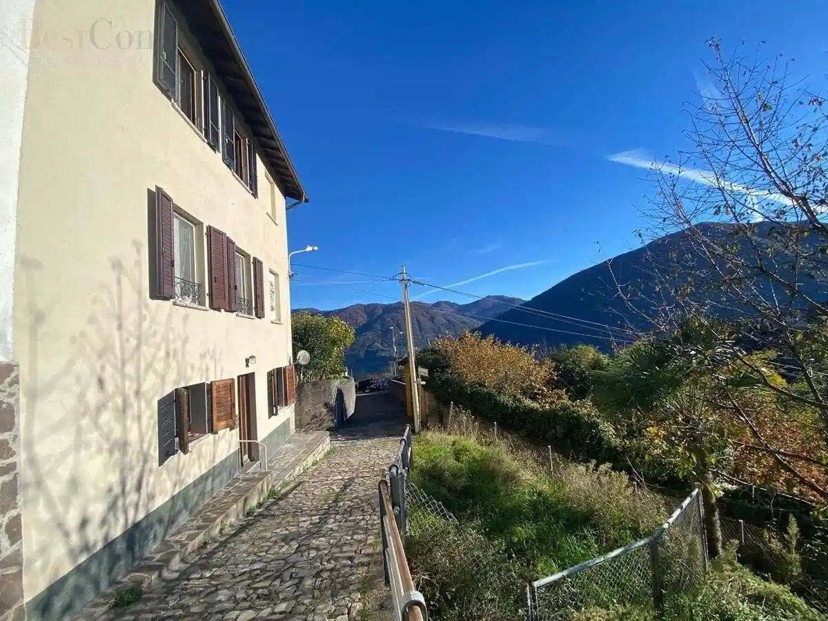 Appartamento in vendita a Valsolda