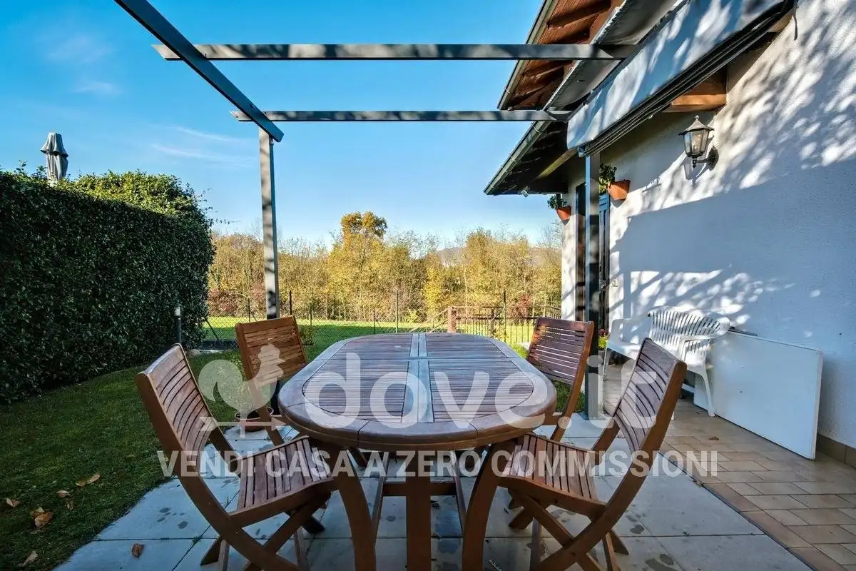 Villa in vendita a Olgiate Comasco