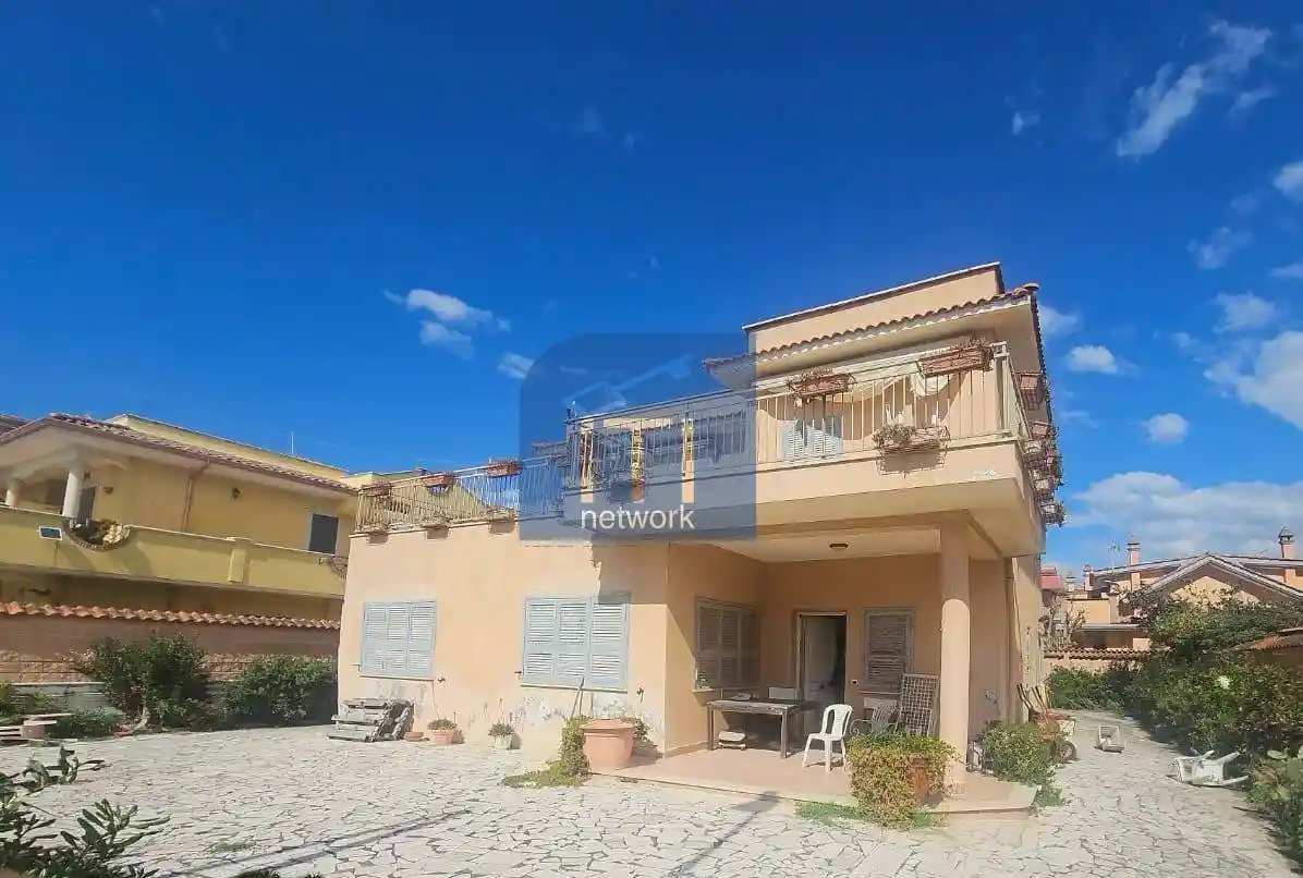 Villa in vendita a Pomezia
