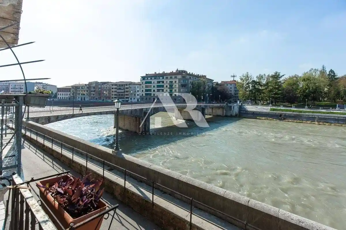 Bilocale Lungadige Riva Battello, Centro Storico, Verona - foto 5