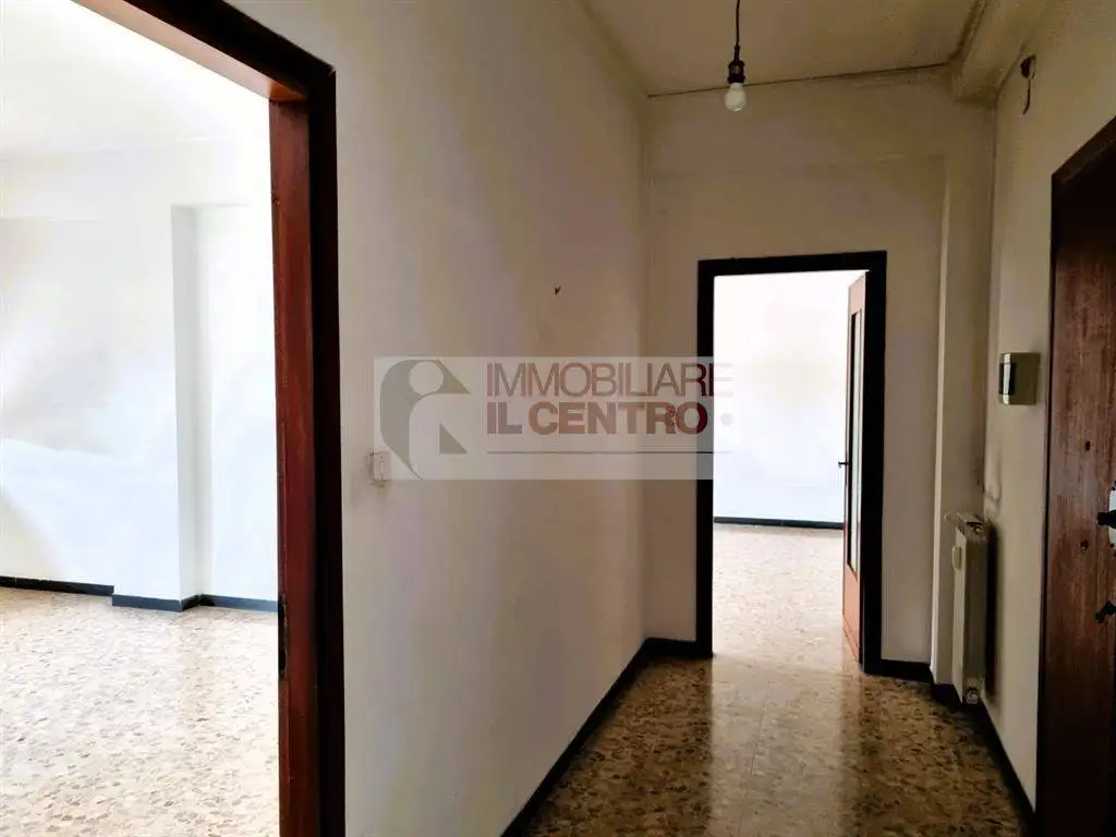 Trilocale buono stato, terzo piano, Centro, Arcola - foto 3