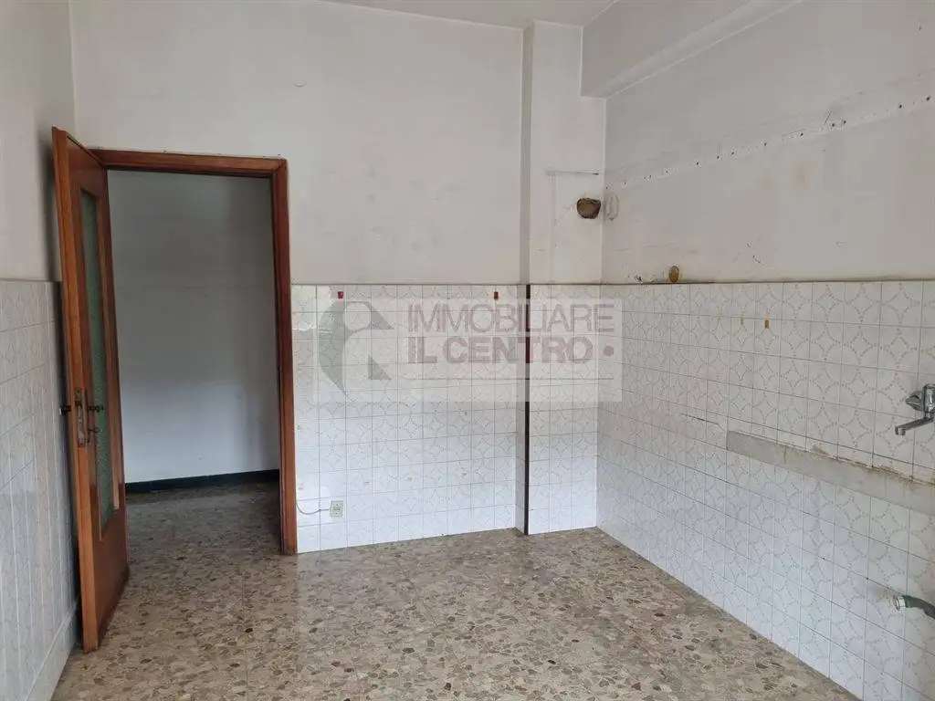 Trilocale buono stato, terzo piano, Centro, Arcola - foto 4