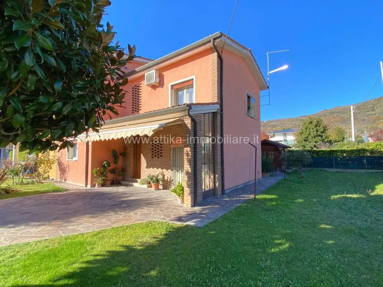 Villa in vendita a Lozzo Atestino