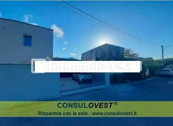 Villa in asta a Pogliano Milanese