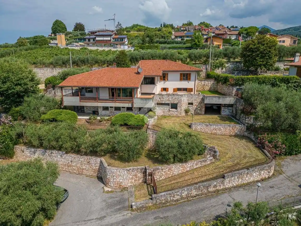 Villa in vendita a Sant'Ambrogio di Valpolicella